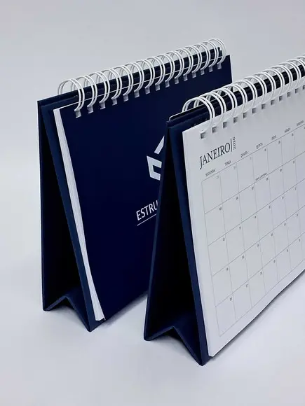 Calendário de Mesa Corporativo 2026 A5 Base Cartonada