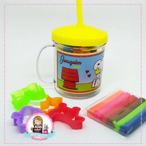 Caneca Personalizada com Kit de Massinha Snoopy