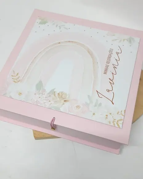 Livro do Bebê e Caixa Personalizada Arco Íris