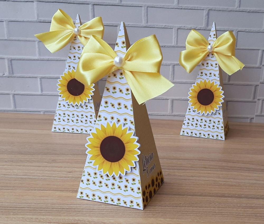 Caixa pirâmide Girassol com  laço