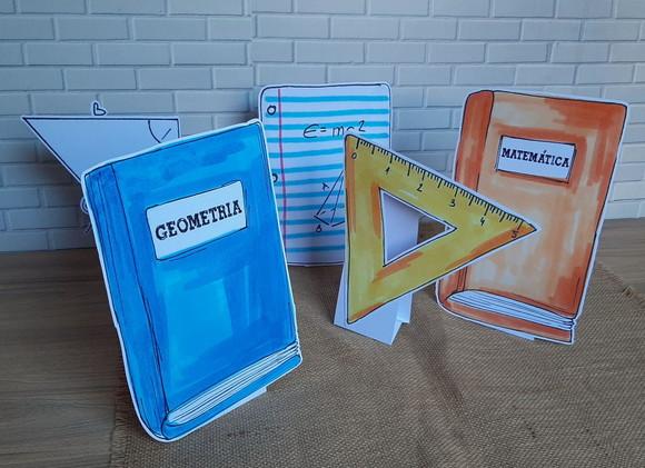 Kit com 5 Totens Displays de Mesa Festa Matemática