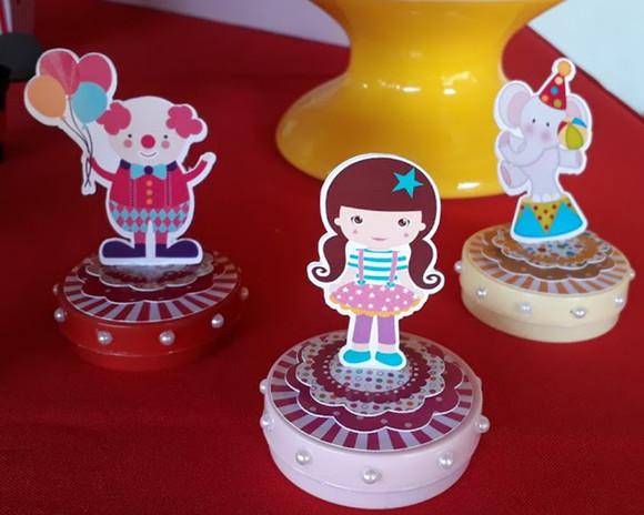 Latinha Circo Personagens em Pé