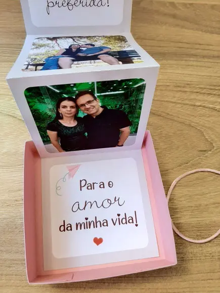 Caixinha Cascata de Fotos Dia dos Namorados