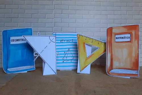 Kit com 5 Totens Displays de Mesa Festa Matemática