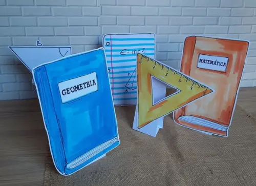 Kit com 5 Totens Displays de Mesa Festa Matemática