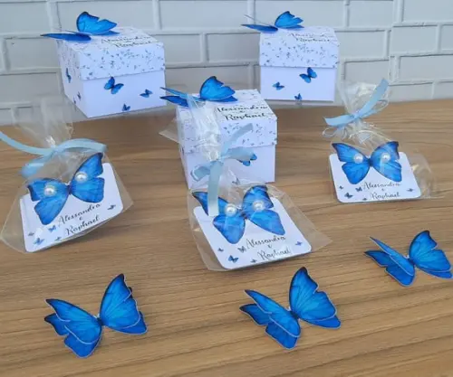 Kit Tags com Brinco, Caixinhas e Apliques Borboleta Azul
