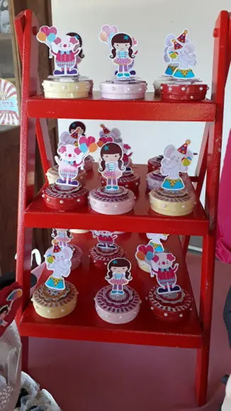 Latinha Circo Personagens em Pé