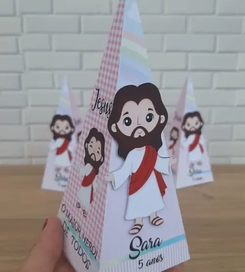 Pirâmide Jesus o Maior Herói para Menina