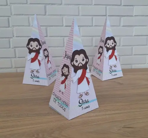Pirâmide Jesus o Maior Herói para Menina