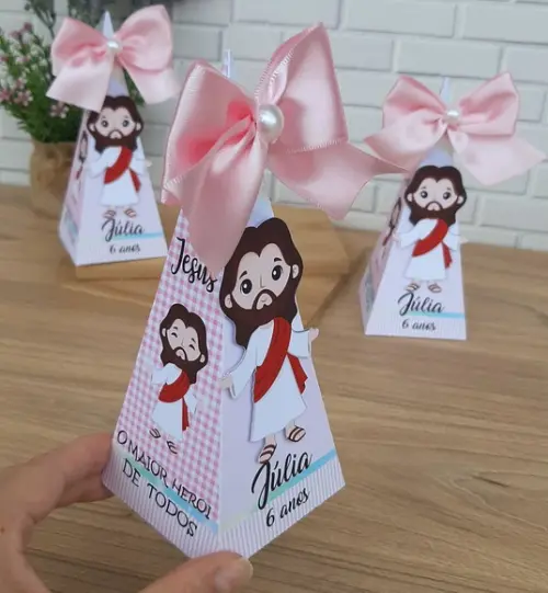 Pirâmide Jesus o Maior Herói para Menina