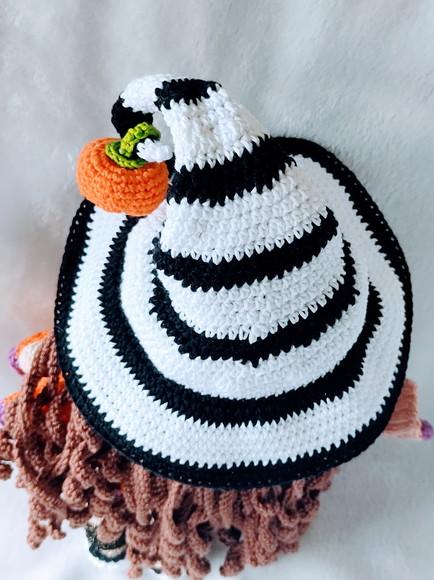 Boneca Bruxinha Amigurumi em Crochê