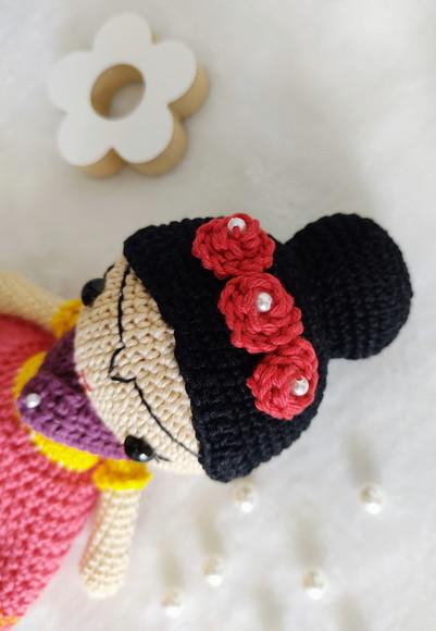 Boneca Frida Kahlo em Crochê