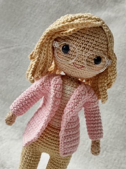 Boneca Psicóloga em Amigurumi Personalizada