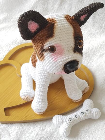 Cachorro Bulldog Personalizado em Crochê