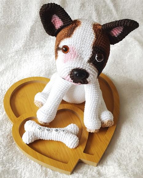Cachorro Bulldog Personalizado em Crochê