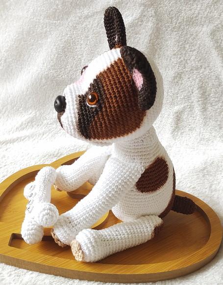 Cachorro Bulldog Personalizado em Crochê