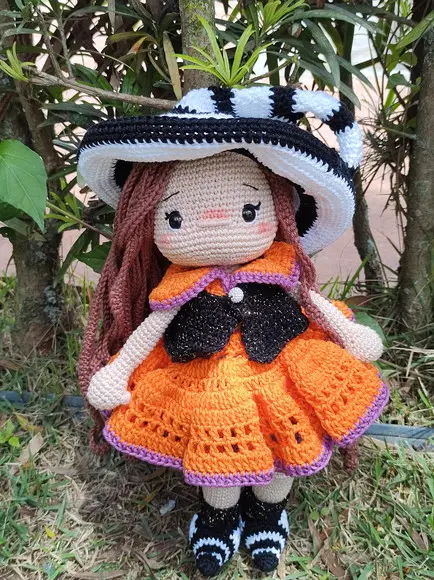 Boneca Bruxinha Amigurumi em Crochê