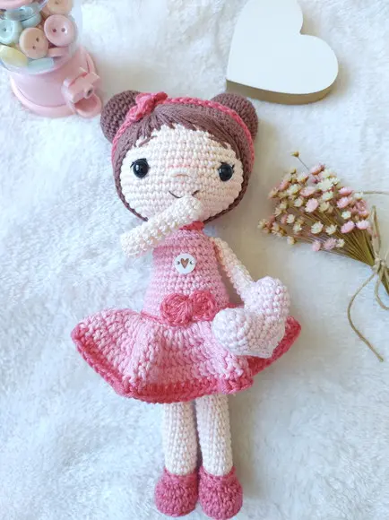 Boneca Chloe em Crochê