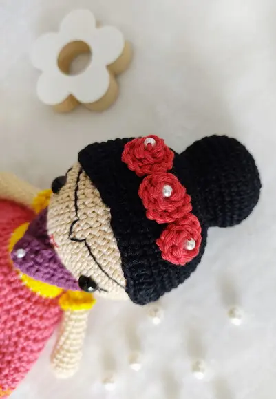 Boneca Frida Kahlo em Crochê