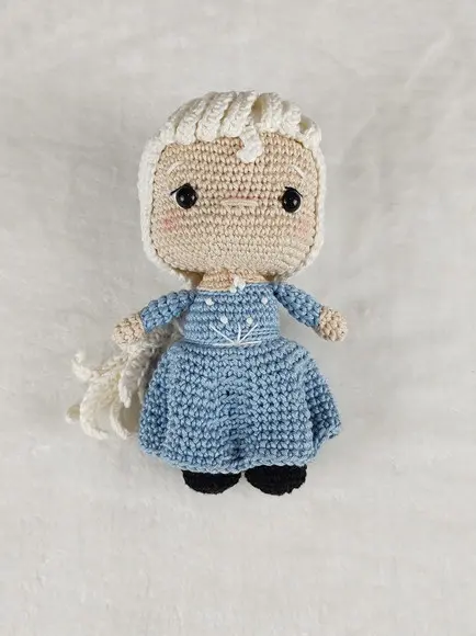Boneca Princesa Elza Frozen Amigurumi em Crochê