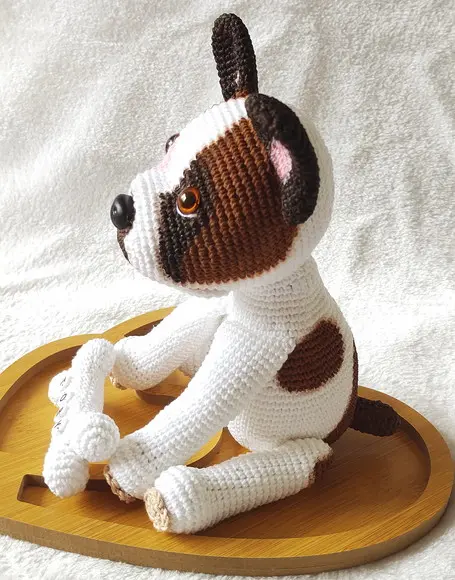 Cachorro Bulldog Personalizado em Crochê