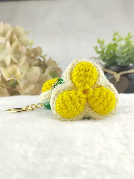 Chaveiro Pequi Amigurumi em Crochê