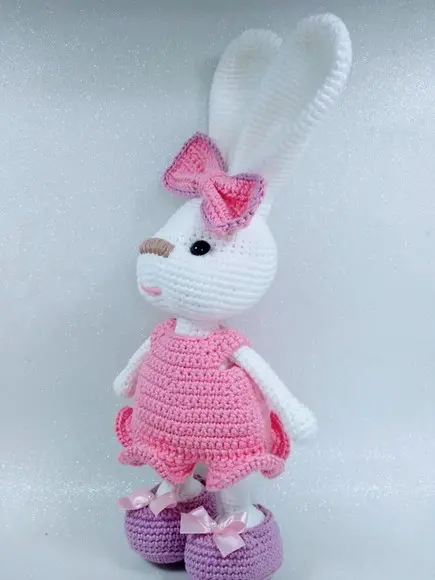 Coelha Amigurumi em Crochê