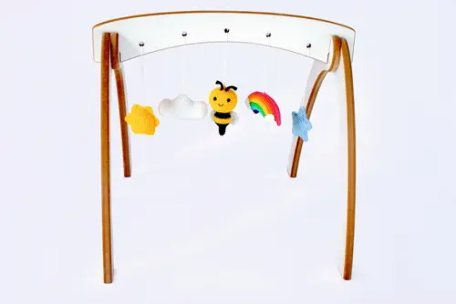 Móbile Baby Gym com Brinquedos em Crochê