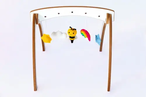 Móbile Baby Gym com Brinquedos em Crochê