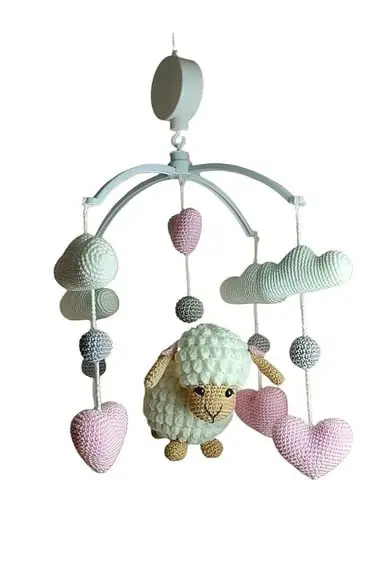 Mobile Musical de Berço Amigurumi Artesanal Ovelha Branco