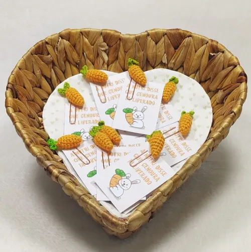 Paper Clips com Crochê Cenoura e Card