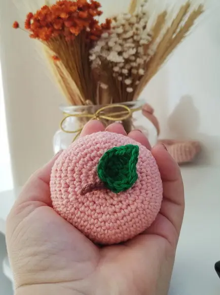 Pêssego em Crochê