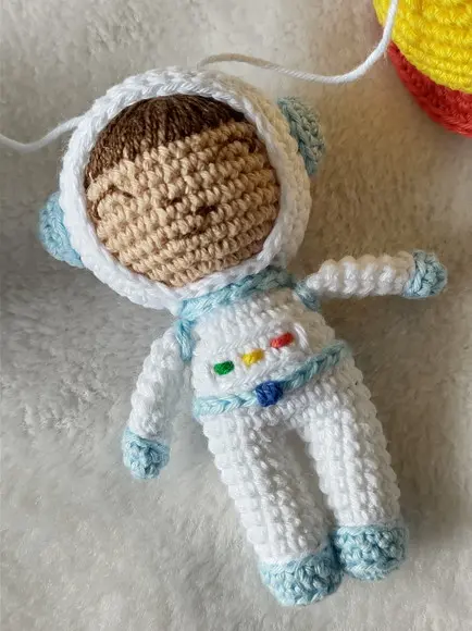 Varal de Berço Astronauta em Crochê