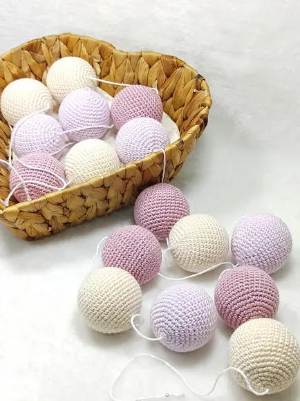 Varal de Berço Bolinhas em Crochê
