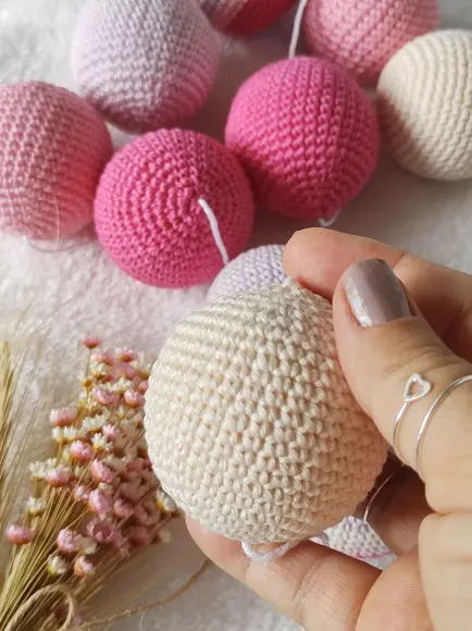 Varal de Berço Bolinhas em Crochê