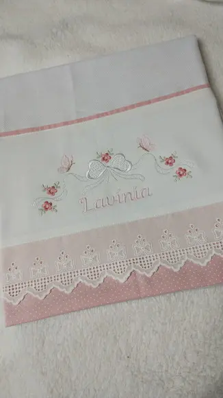 Fralda Bordada Rosa