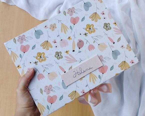 Caixa Maternidade Média Cartonada Personalizada