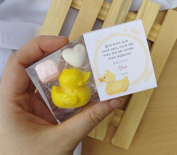 Lembrancinha Sabonete Patinho + Letra + Mini Coração
