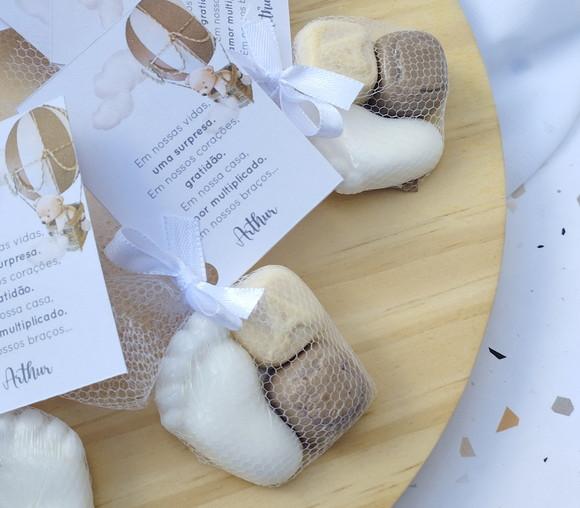Lembrancinha Sabonete Pezinho + 2 Letras Personalizado - Tule
