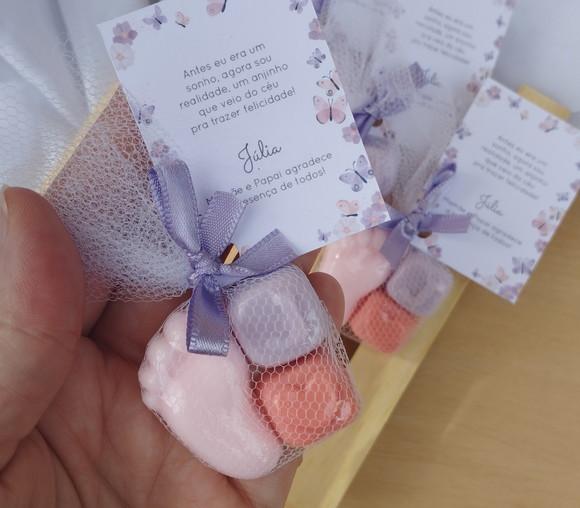 Lembrancinha Sabonete Pezinho + 2 Letras Personalizado - Tule