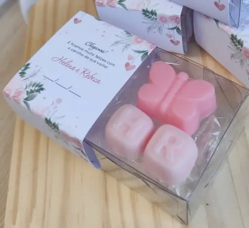Lembrancinha Borboleta + 2 Letras na Caixinha Personalizada