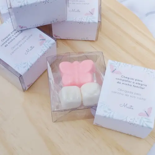 Lembrancinha Borboleta + 2 Letras na Caixinha Personalizada