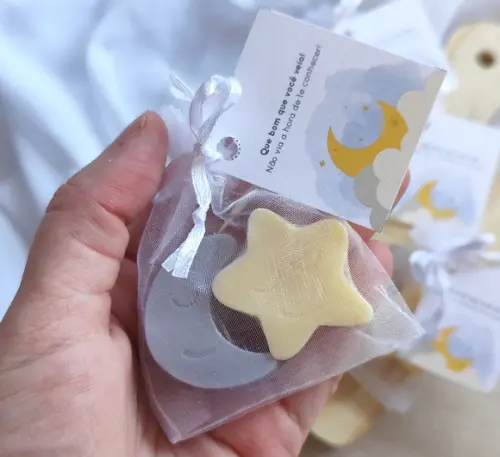 Lembrancinha Lua e Estrela com Tag Personalizada