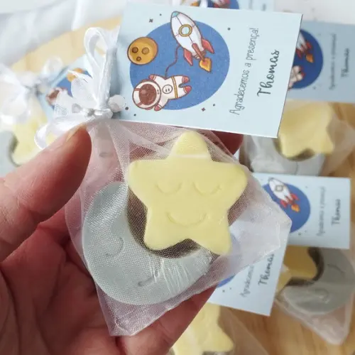 Lembrancinha Lua e Estrela com Tag Personalizada