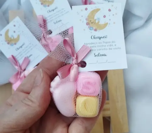 Lembrancinha Sabonete Pezinho + 2 Letras Personalizado - Tule