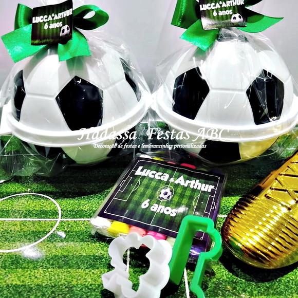 Bola de Futebol com Massinha e Cortadores