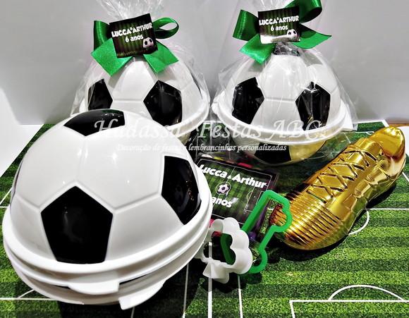 Bola de Futebol com Massinha e Cortadores