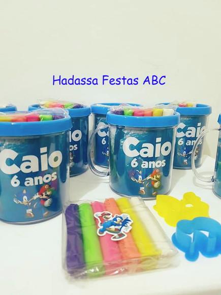 Caneca Acrílica com Kit Massinha Personalizada