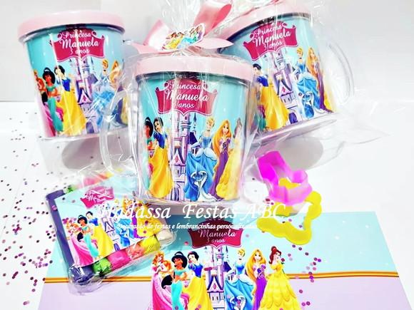Caneca Acrílica com Kit Massinha Tema Princesas