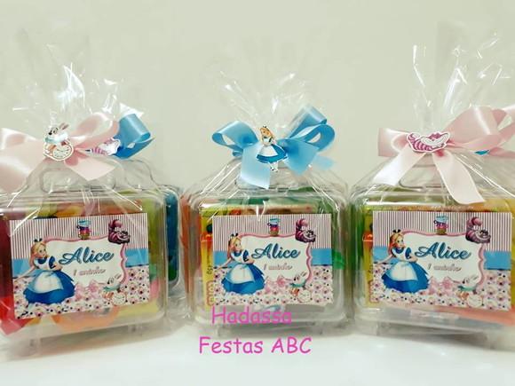 Maleta personalizada com Kit para colorir  e brincar tema Alice n